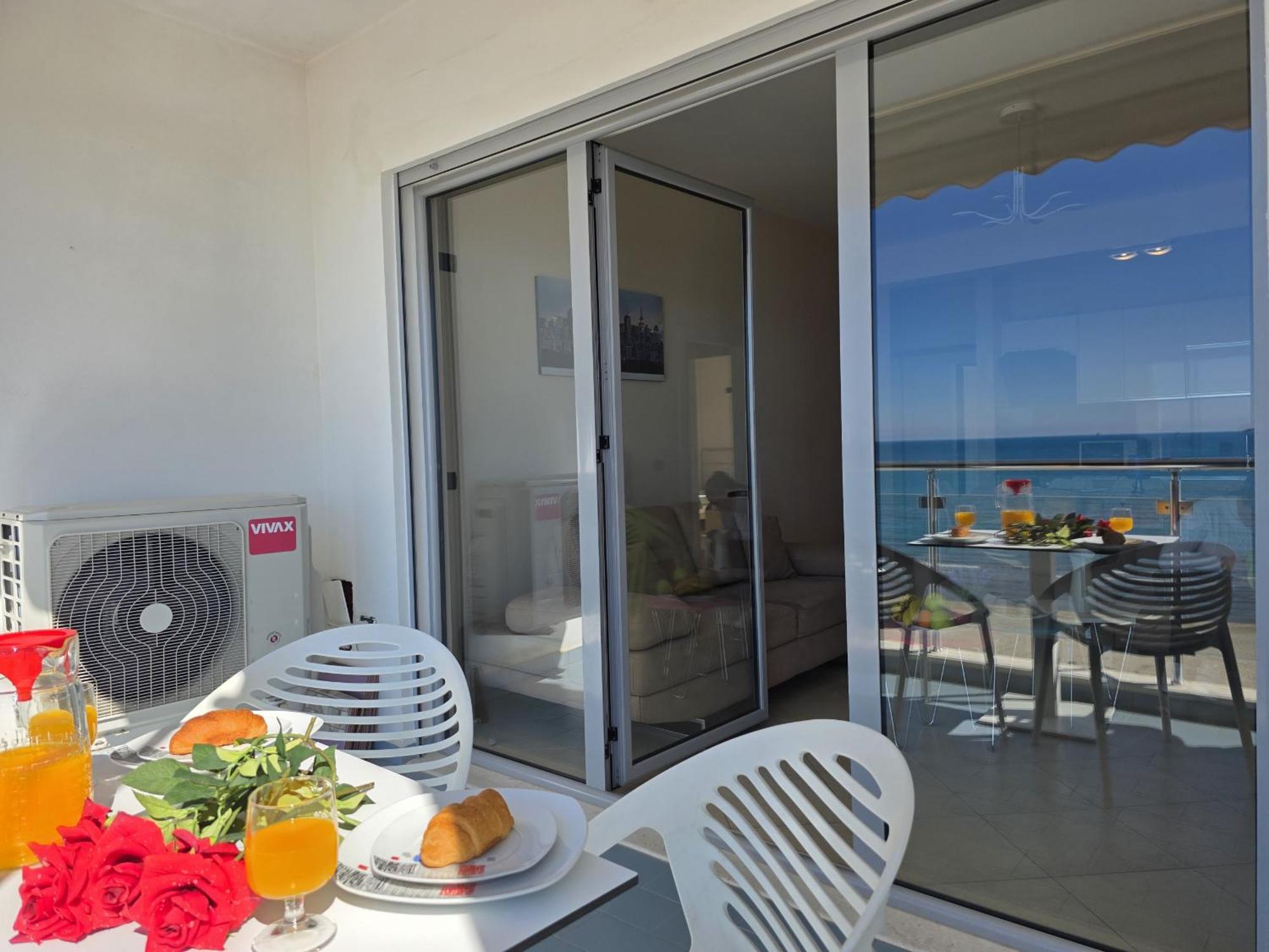 Brisa Del Mar Apartments ドゥラス エクステリア 写真